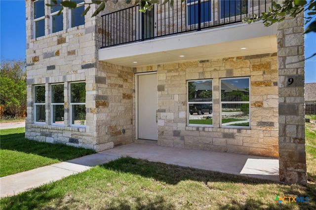 1301 Low Branch Lane 9, Leander, TX 78641