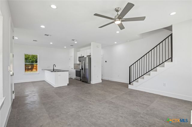 1301 Low Branch Lane 9, Leander, TX 78641