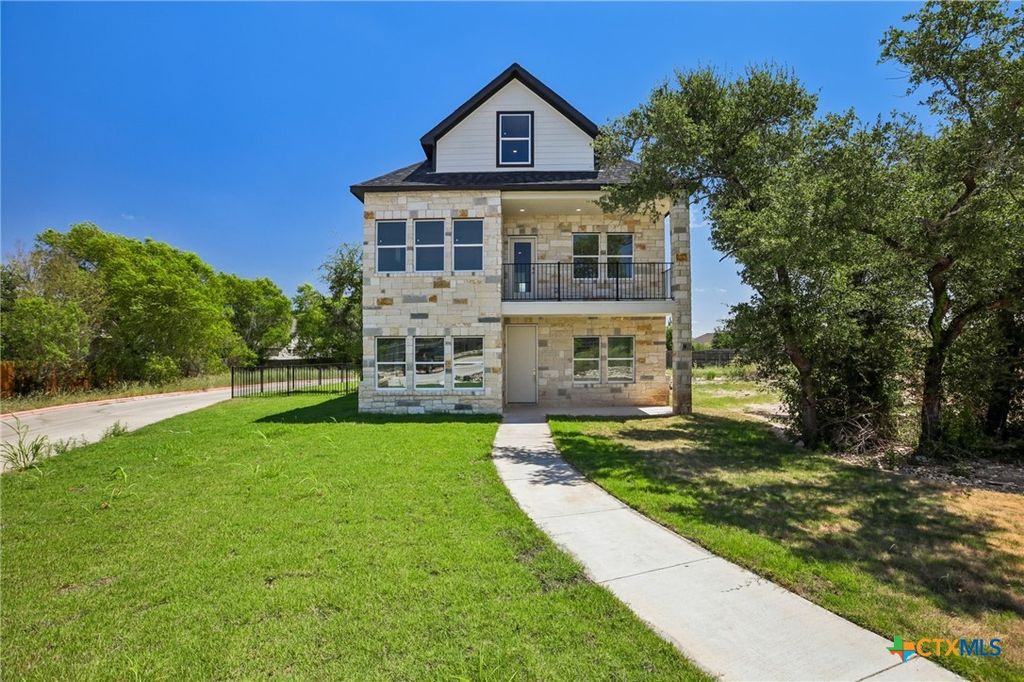 1301 Low Branch Lane 9, Leander, TX 78641