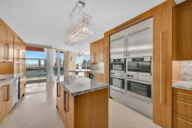 3370 Hidden Bay Drive 2813, Aventura, FL 33180