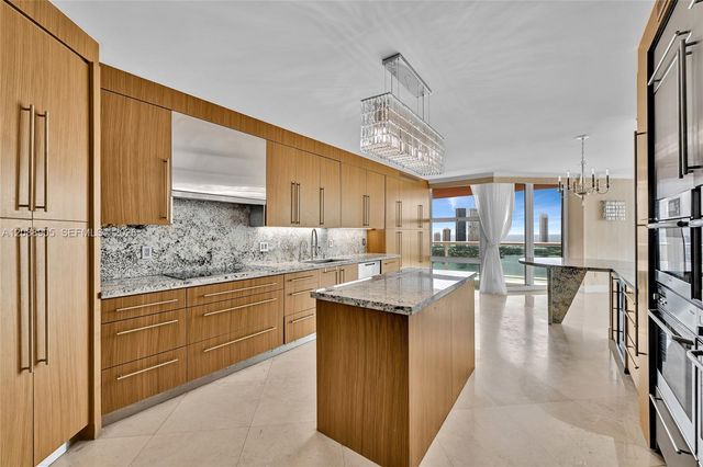 3370 Hidden Bay Drive 2813, Aventura, FL 33180