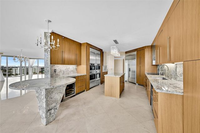 3370 Hidden Bay Drive 2813, Aventura, FL 33180