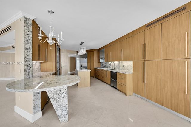 3370 Hidden Bay Drive 2813, Aventura, FL 33180