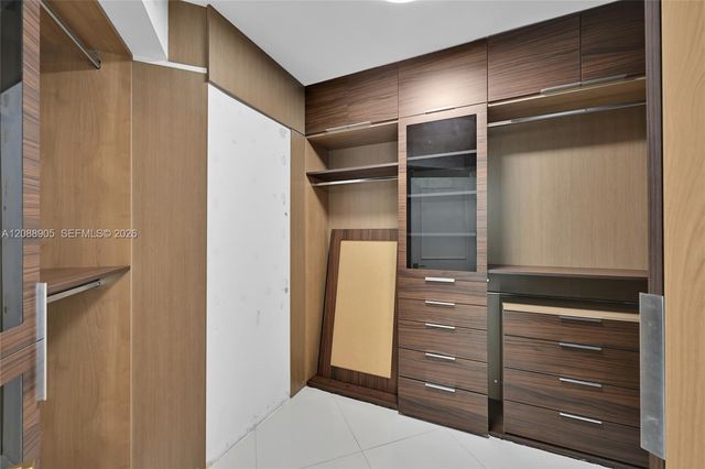 3370 Hidden Bay Drive 2813, Aventura, FL 33180