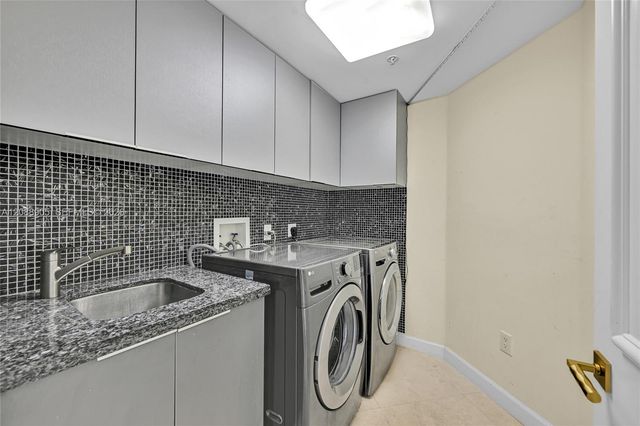 3370 Hidden Bay Drive 2813, Aventura, FL 33180