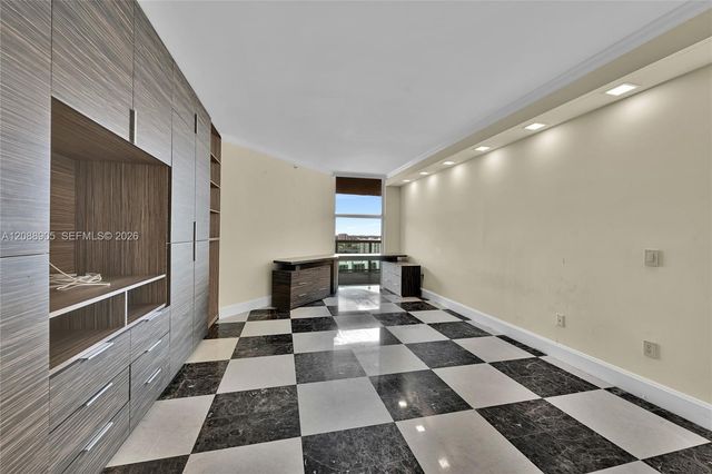 3370 Hidden Bay Drive 2813, Aventura, FL 33180