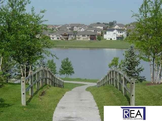 19220 Ontario Circle, Omaha, NE 68130