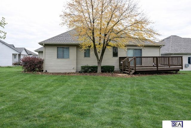 19220 Ontario Circle, Omaha, NE 68130