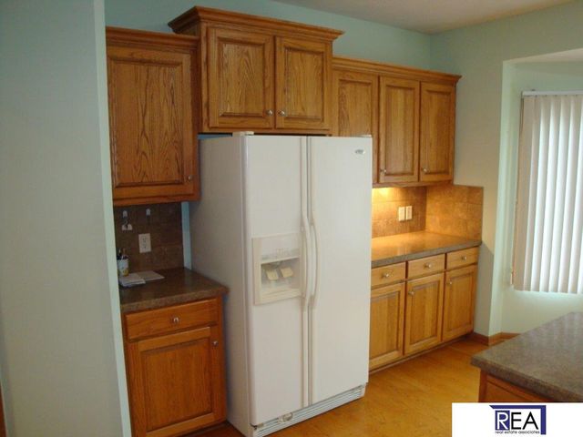 19220 Ontario Circle, Omaha, NE 68130