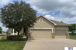 19220 Ontario Circle, Omaha, NE 68130