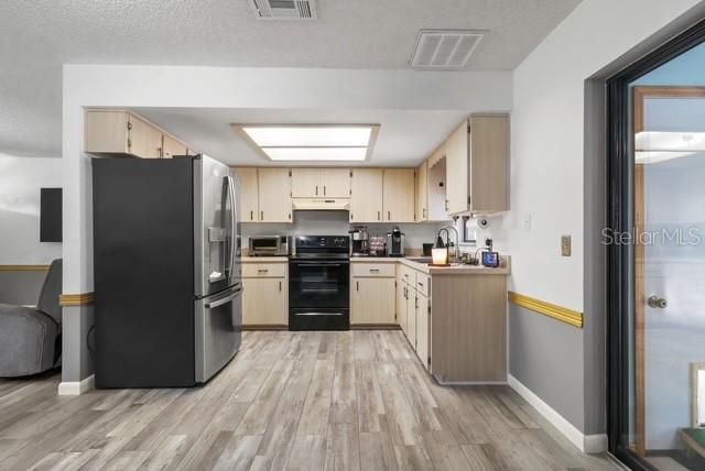 6057 KNOLLWOOD DRIVE, Dade City, FL 33523