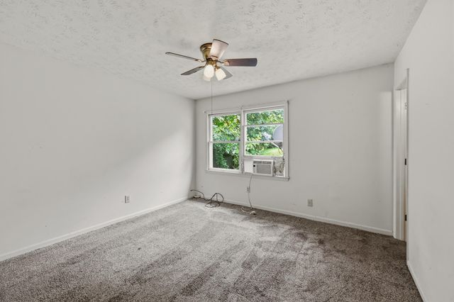 605 Elk Lake Drive, Lexington, KY 40517