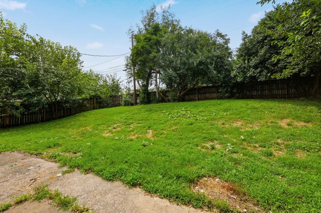 605 Elk Lake Drive, Lexington, KY 40517