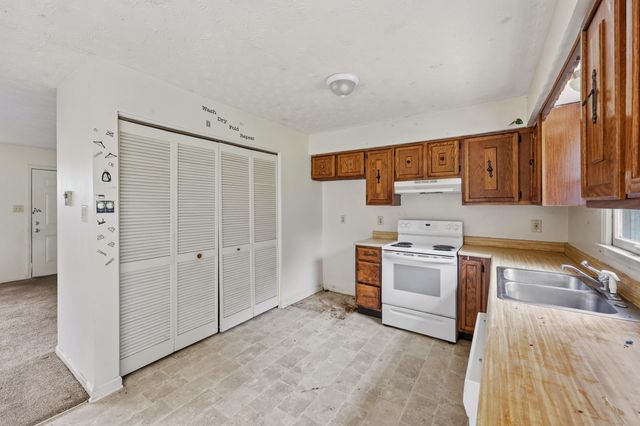 605 Elk Lake Drive, Lexington, KY 40517