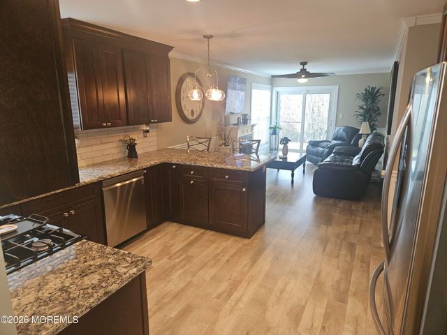 23 Twyford Lane, Manchester, NJ 08759