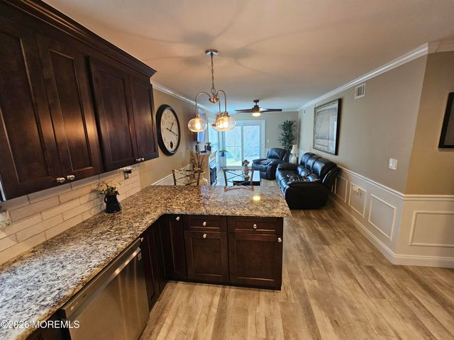 23 Twyford Lane, Manchester, NJ 08759