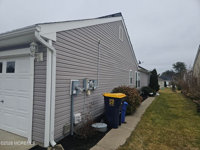 23 Twyford Lane, Manchester, NJ 08759