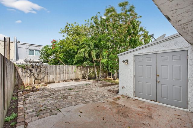 7599 NW 73rd Terrace, Tamarac, FL 33321