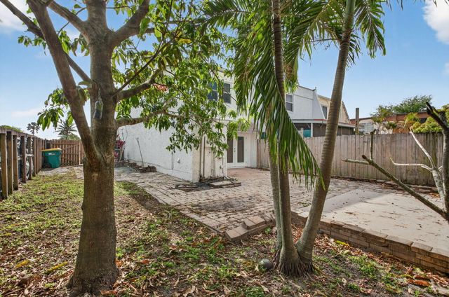 7599 NW 73rd Terrace, Tamarac, FL 33321