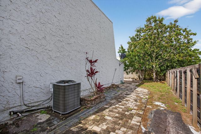 7599 NW 73rd Terrace, Tamarac, FL 33321