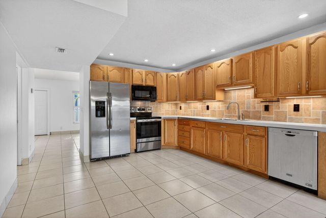 7599 NW 73rd Terrace, Tamarac, FL 33321