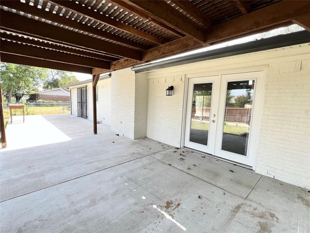 1006 McCallum Drive, Garland, TX 75042