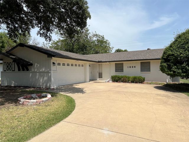 1006 McCallum Drive, Garland, TX 75042