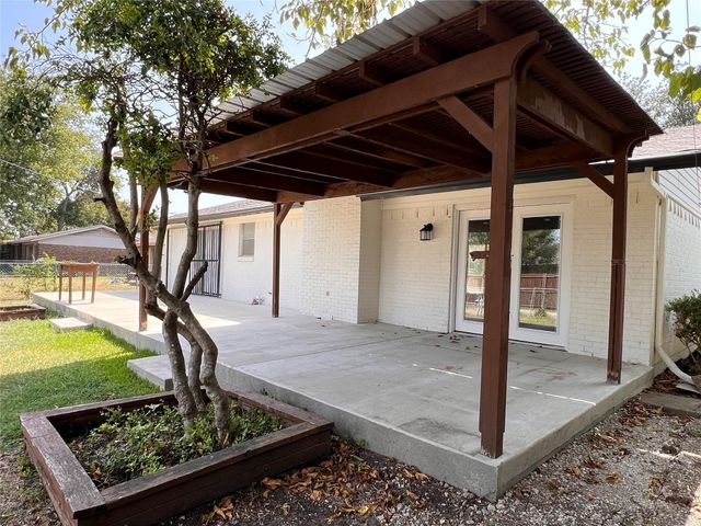1006 McCallum Drive, Garland, TX 75042