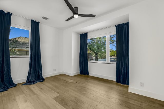 13 Meridian DR, Wimberley, TX 78676