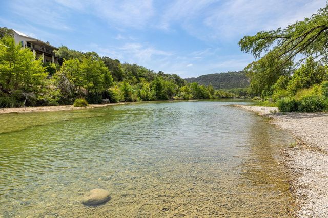 13 Meridian DR, Wimberley, TX 78676