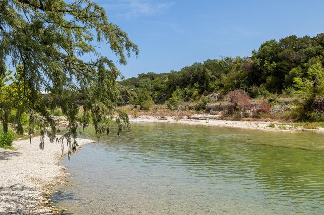 13 Meridian DR, Wimberley, TX 78676