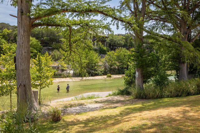 13 Meridian DR, Wimberley, TX 78676