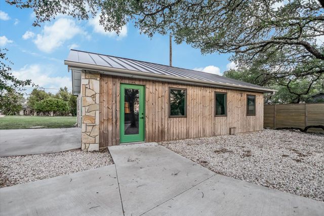 13 Meridian DR, Wimberley, TX 78676