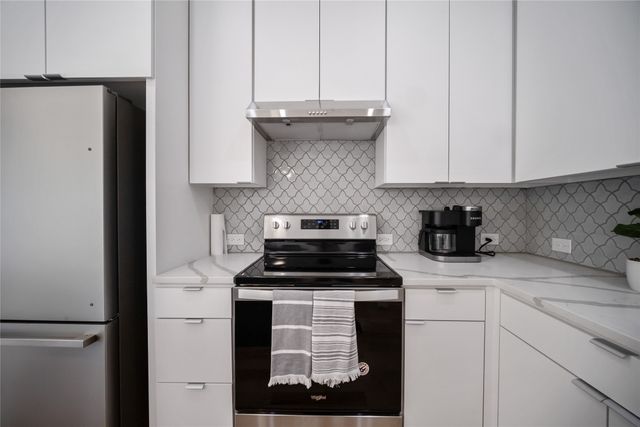 1350 Strickland Street, Dallas, TX 75216