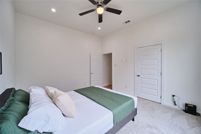 1350 Strickland Street, Dallas, TX 75216