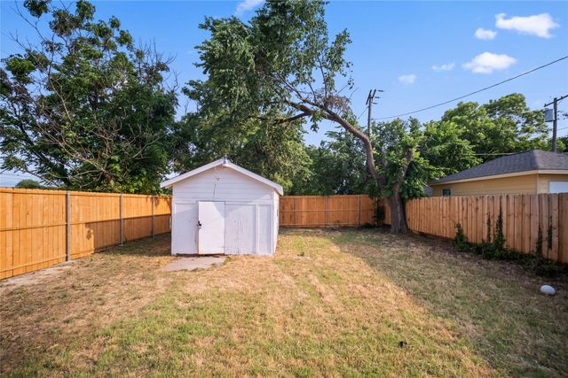 1350 Strickland Street, Dallas, TX 75216