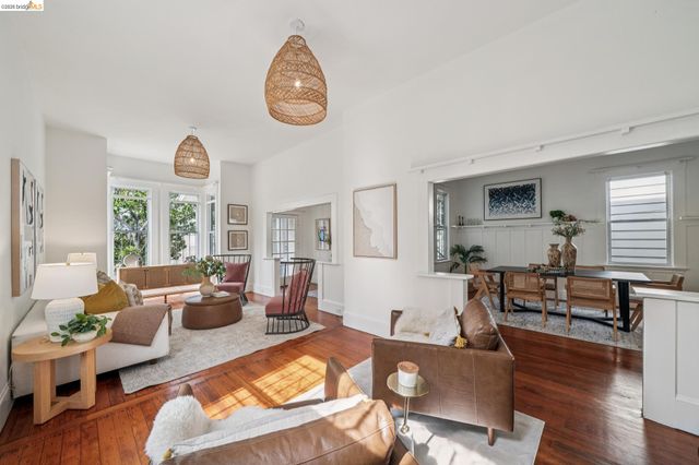 1206 E 22Nd St, Oakland, CA 94606