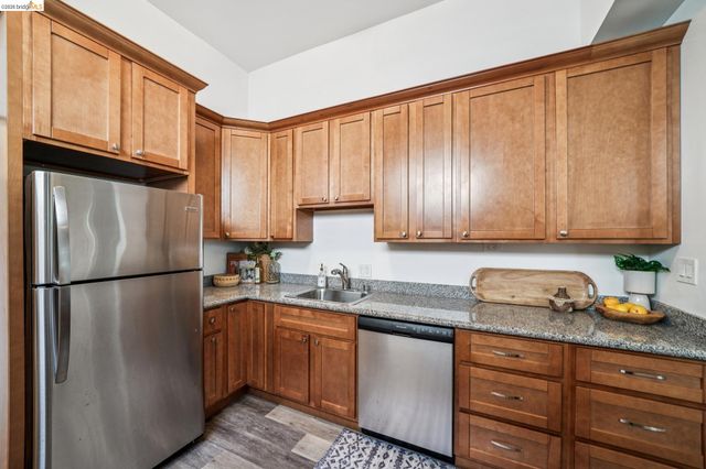 1206 E 22Nd St, Oakland, CA 94606