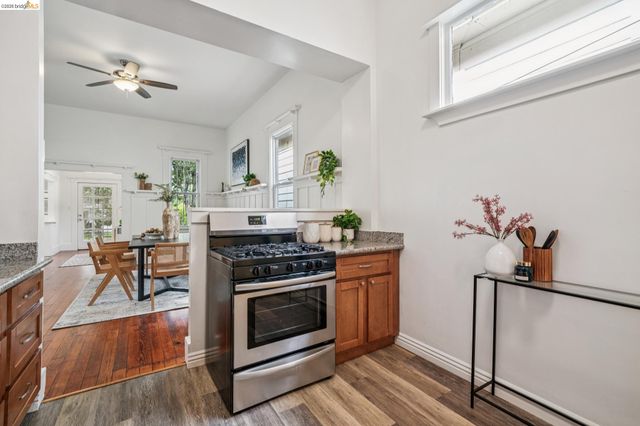 1206 E 22Nd St, Oakland, CA 94606