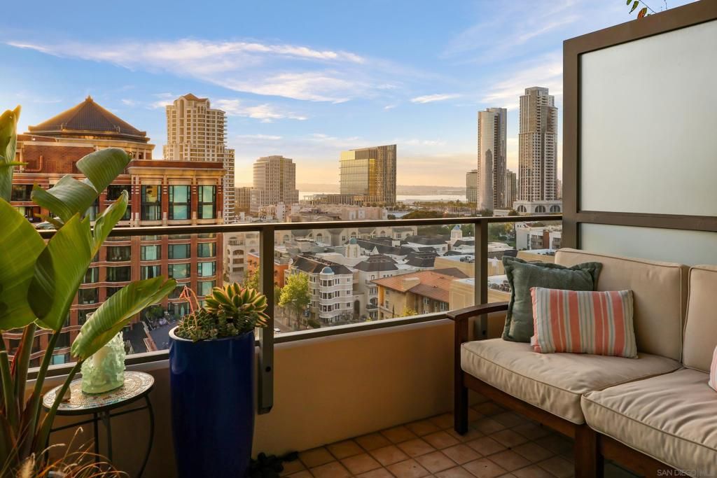 Image 1 of property listing at 550 Front Street 1007, San Diego, CA 92101