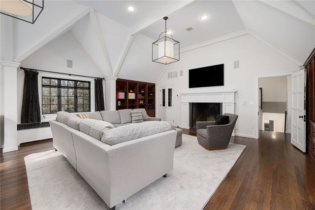 330 Freeman Parkway, Providence, RI 02906