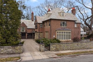 330 Freeman Parkway, Providence, RI 02906