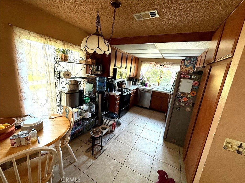 Image 4 of property listing at 6079 E Butterfield, Anaheim, CA 92807