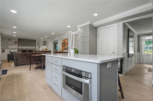 1801 Carver Lane, Hudson, OH 44236