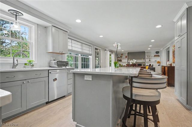 1801 Carver Lane, Hudson, OH 44236