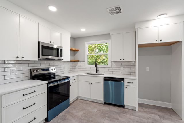 119 Rainbow St, Clarksville, TN 37042