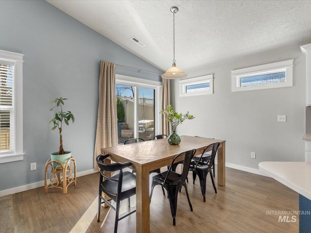 4254 N Alester Ave, Meridian, ID 83646