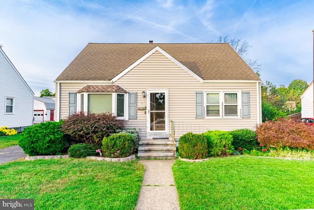 16 DODGE DR, Hamilton, NJ 08610