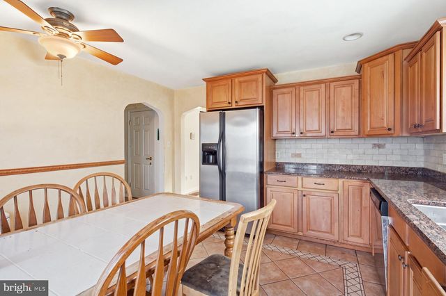 16 DODGE DR, Hamilton, NJ 08610