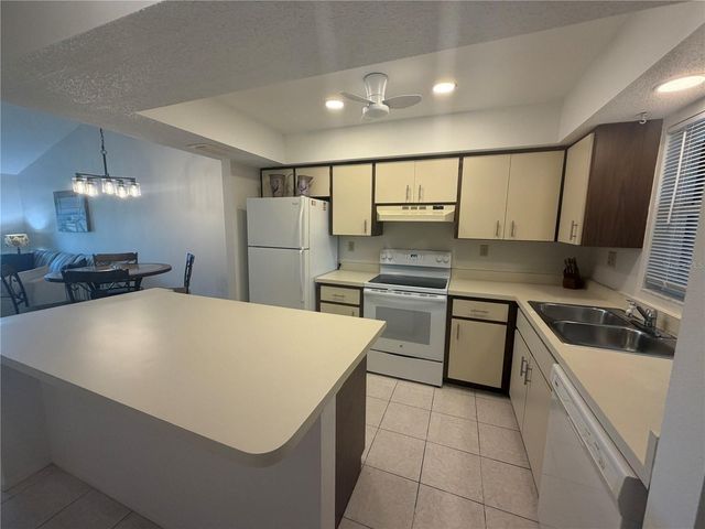 929 CAPRI ISLES BOULEVARD 22, Venice, FL 34292